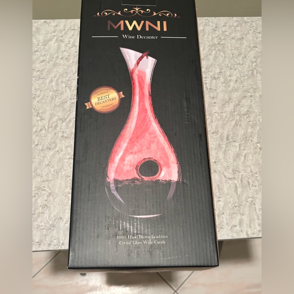 NEW Wine Decanter MWNI